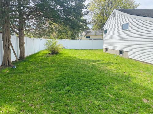 32 Elm St, Central Islip NY  11722-4145 exterior