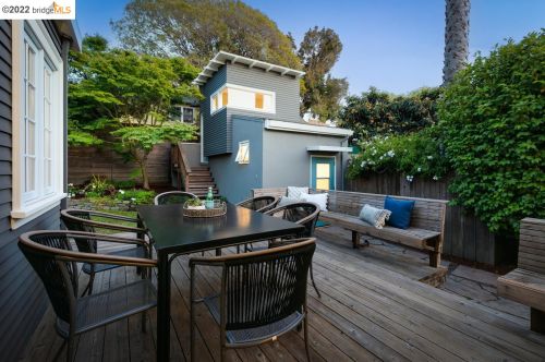 1614 Capistrano Ave, Berkeley CA 94707-1803 exterior