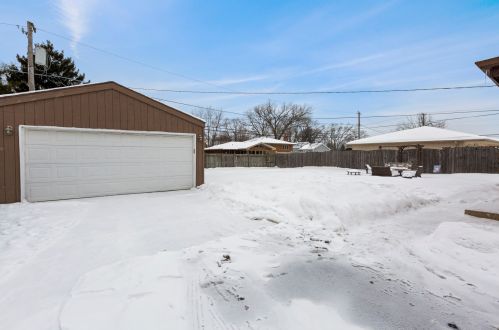 11832 Lavergne Ave, Chicago IL 60803-3927 exterior