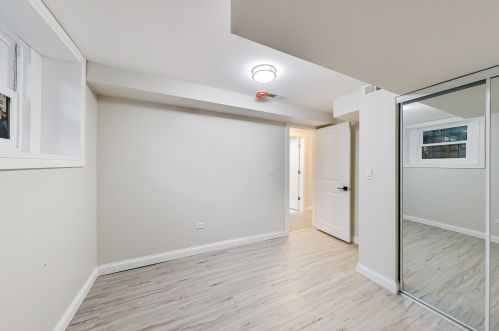 4912 Washington Park Ct, Chicago IL 60615-2304 exterior