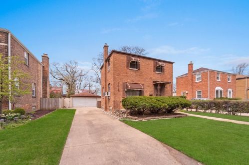 2418 16 Ave, Broadview IL 60155-4015 exterior