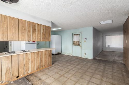 3701 Alice Ave, Phoenix AZ 85051-4076 exterior