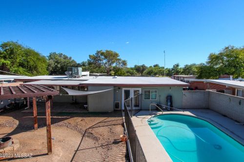 752 Edgewater Dr, Tucson AZ 85704-2412 exterior