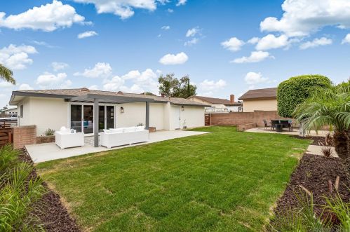 4304 Quapaw Ave, San Diego CA 92117-4525 exterior