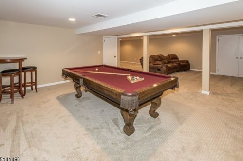 10 Greensview Dr, Scotch Plains NJ 07076-2708 exterior