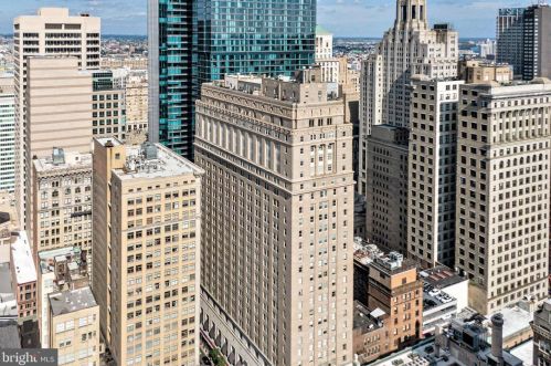 111 15th St, Philadelphia PA  19102-2625 exterior