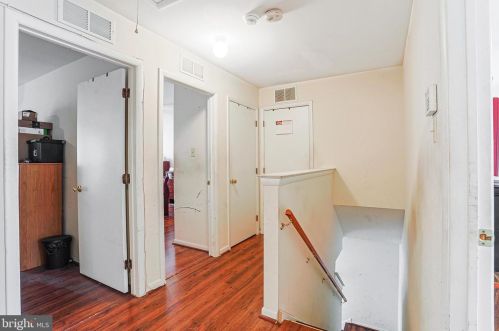 1537 19 St, Philadelphia PA 19121-4120 exterior