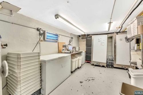 64 Chestnut St, Montclair NJ 07042-2945 exterior