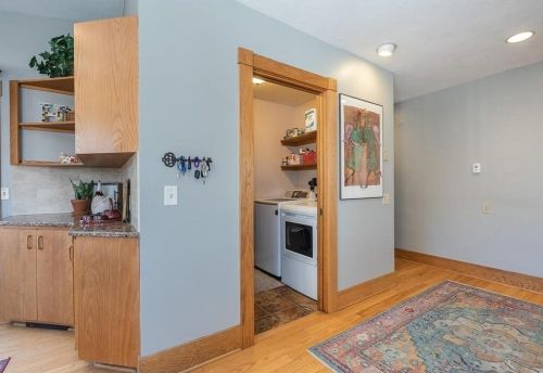 30 Pleasantview Ave, Springfield MA 01106-1019 exterior