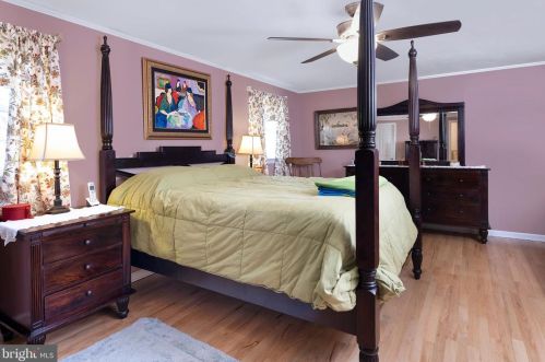 1 Bedford Dr, Trenton NJ exterior