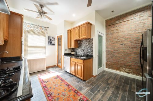 1529 Marquette Rd, Chicago IL 60637-4318 exterior