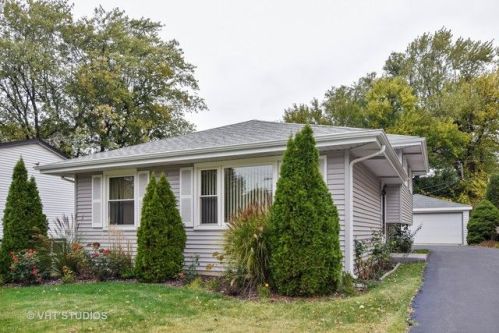 549 Armitage Ave, Elmhurst, IL 60126-2124