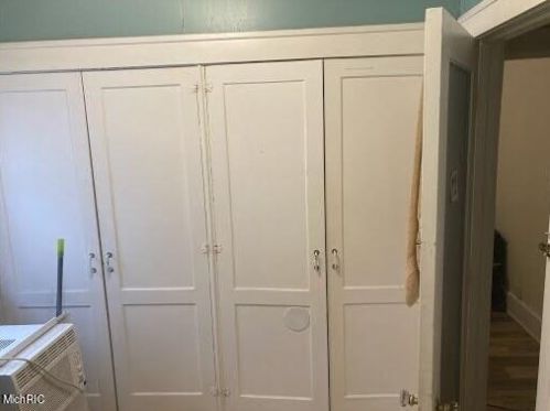 455 Lovell St, Kalamazoo MI 49007-4635 exterior