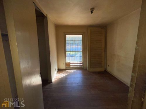 988 Forrest Cir, Atlanta GA 30354-2535 exterior