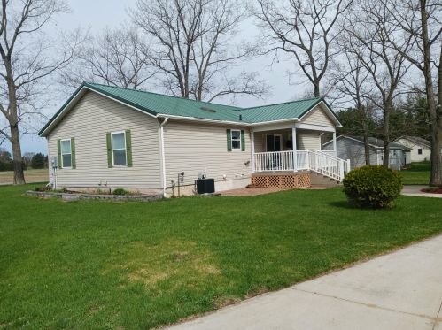 11888 192nd Ave, Big Rapids, MI 49307-9415