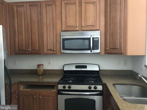 832 Warren St, Trenton NJ 08608-1307 exterior