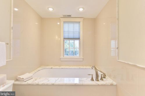 1103 Prince St, Alexandria VA 22314-2934 exterior