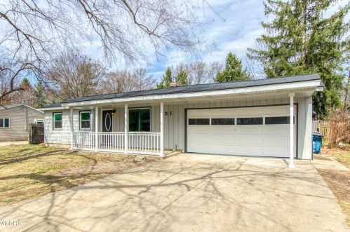 251 60th St, Grand Rapids, MI 49548-6805