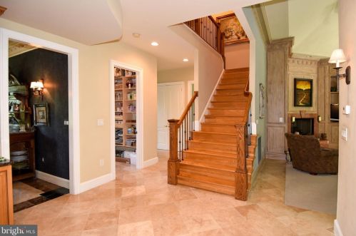 11300 Glen Rd, Rockville MD 20854-1849 exterior