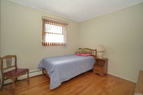 11 Elder Dr, Commack NY 11725-2331 exterior