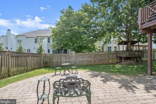 10907 Lamplighter Ln, Rockville MD 20854-2763 exterior