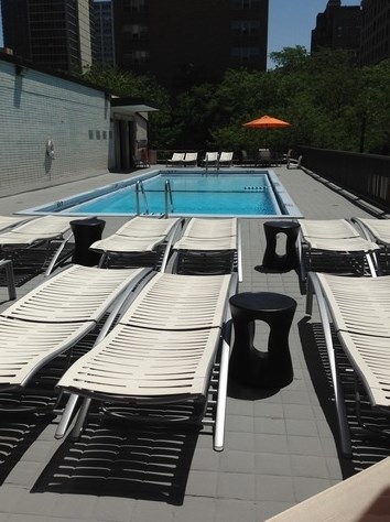 3150 Lake Shore Dr, Chicago IL 60657-4810 exterior