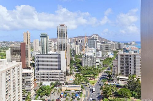 1925 Kalakaua Ave, Honolulu HI  96815-1827 exterior