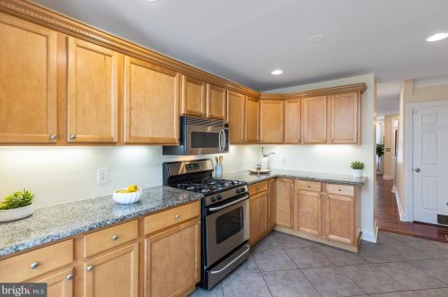 1915 Carpenter St, Philadelphia PA 19146-2615 exterior