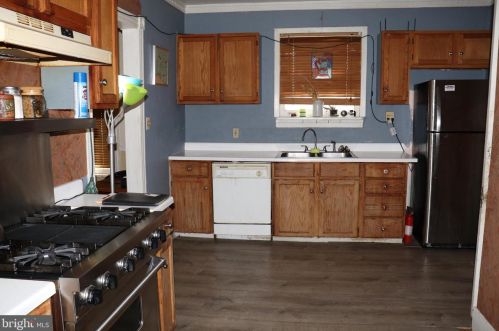 359 Mcclellan Ave, Trenton NJ 08610-6047 exterior