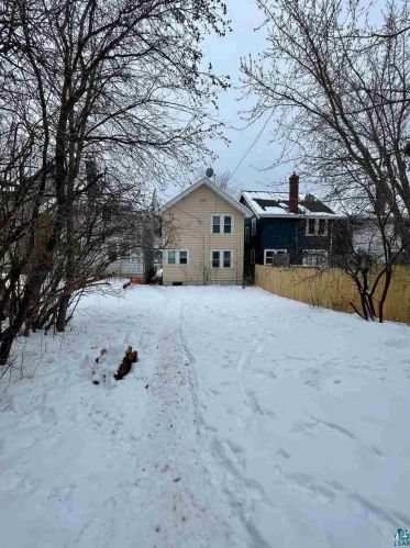 813 9th St, Duluth MN 55806-2314 exterior