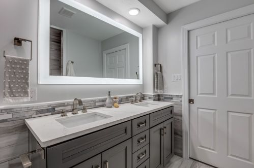 5547 Glass Rd, Pittsburgh PA  15205-9435 exterior