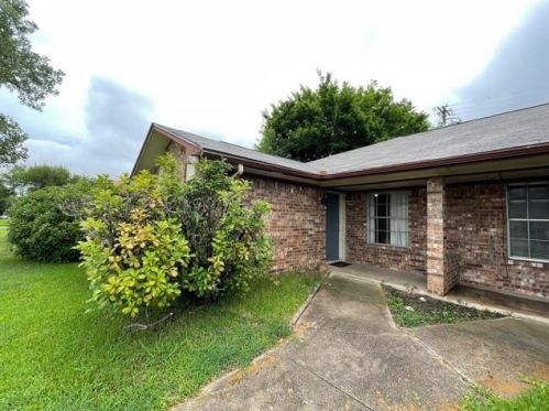 1408 Blackwell Dr, Irving TX  75061-5136 exterior