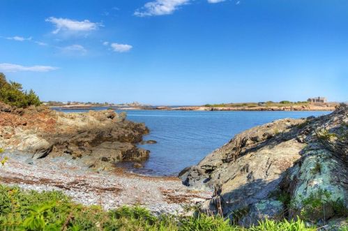 232 Ocean Ave, Middletown RI 02840-6507 exterior