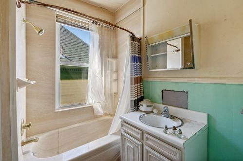 3529 Fleming Ave, Pittsburgh PA 15212-2113 exterior