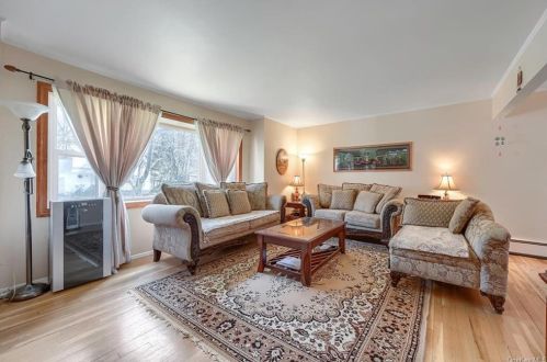 73 Stuart Dr, Poughkeepsie NY 12603-4719 exterior