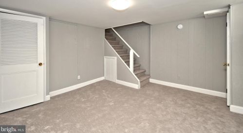 8721 Jackson St, Philadelphia PA 19145-2427 exterior