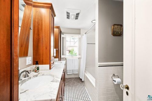 420 Hawthorne Rd, Duluth MN 55812-1936 exterior