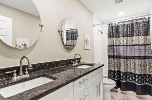 6609 Cruz St, Austin TX 78741-3519 exterior