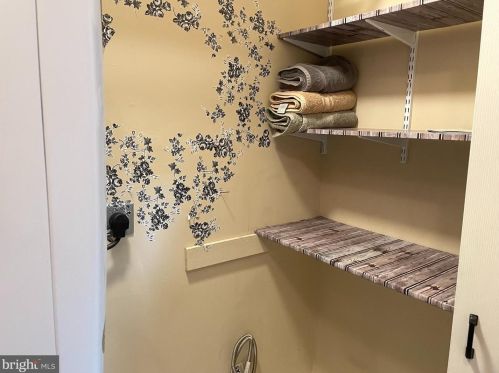 142 Merlin Dr, Hummelstown PA exterior