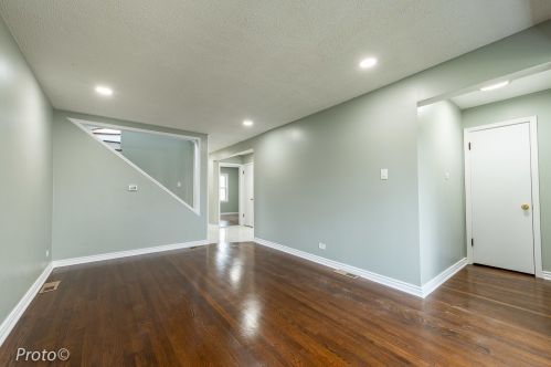 8017 Sacramento Ave, Chicago IL  60652-2732 exterior