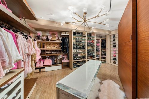 360 Puuikena Dr, Honolulu HI 96821-0025 exterior