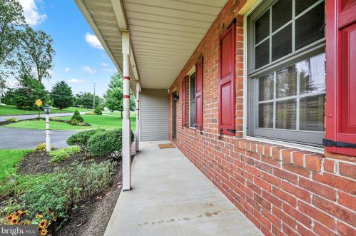 1739 Conard Rd, Lancaster PA 17602-1302 exterior