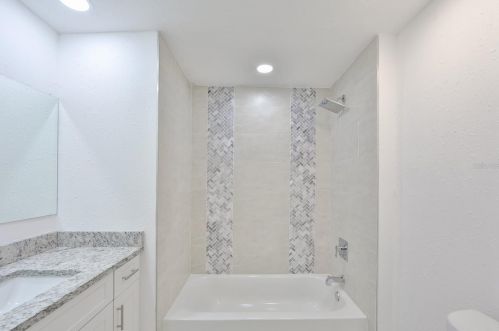 1021 Columbus Dr, Tampa FL 33605-3334 exterior