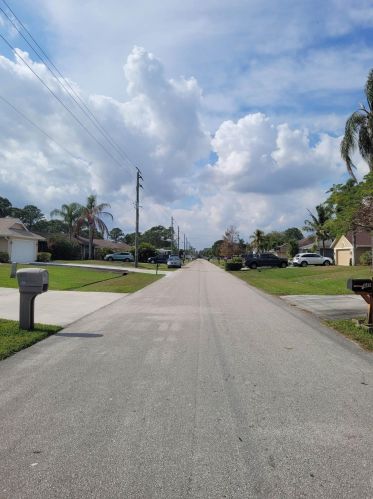 457 Walters Ter, Fort Pierce FL  34983-3878 exterior