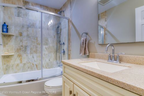 17 Carriage Dr, Middletown NJ 07748-3504 exterior