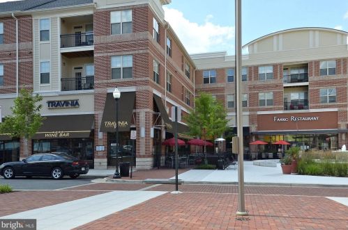 803 Catoctin Cir, Leesburg VA 20176-4951 exterior