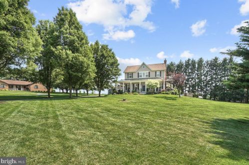 7327 Coventry Dr, Middletown MD 21769-6636 exterior