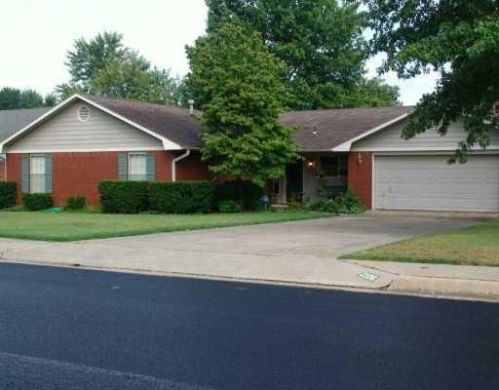 2106 Redbird Cir, Springdale AR  72764-5747 exterior