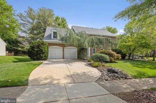 933 Willowleaf Way, Rockville MD 20854-2946 exterior