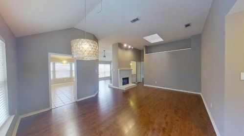 762 Marble Canyon Cir, Irving, TX 75063-4441